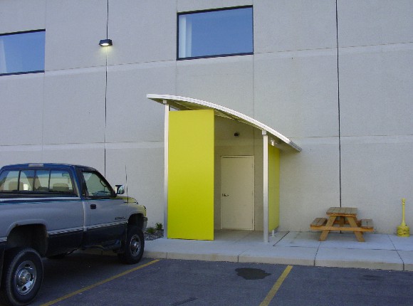 METAL ARCH ENTRY WITH WIND BREAK 2